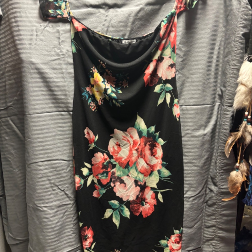 Dress - Picture 2 of 5
